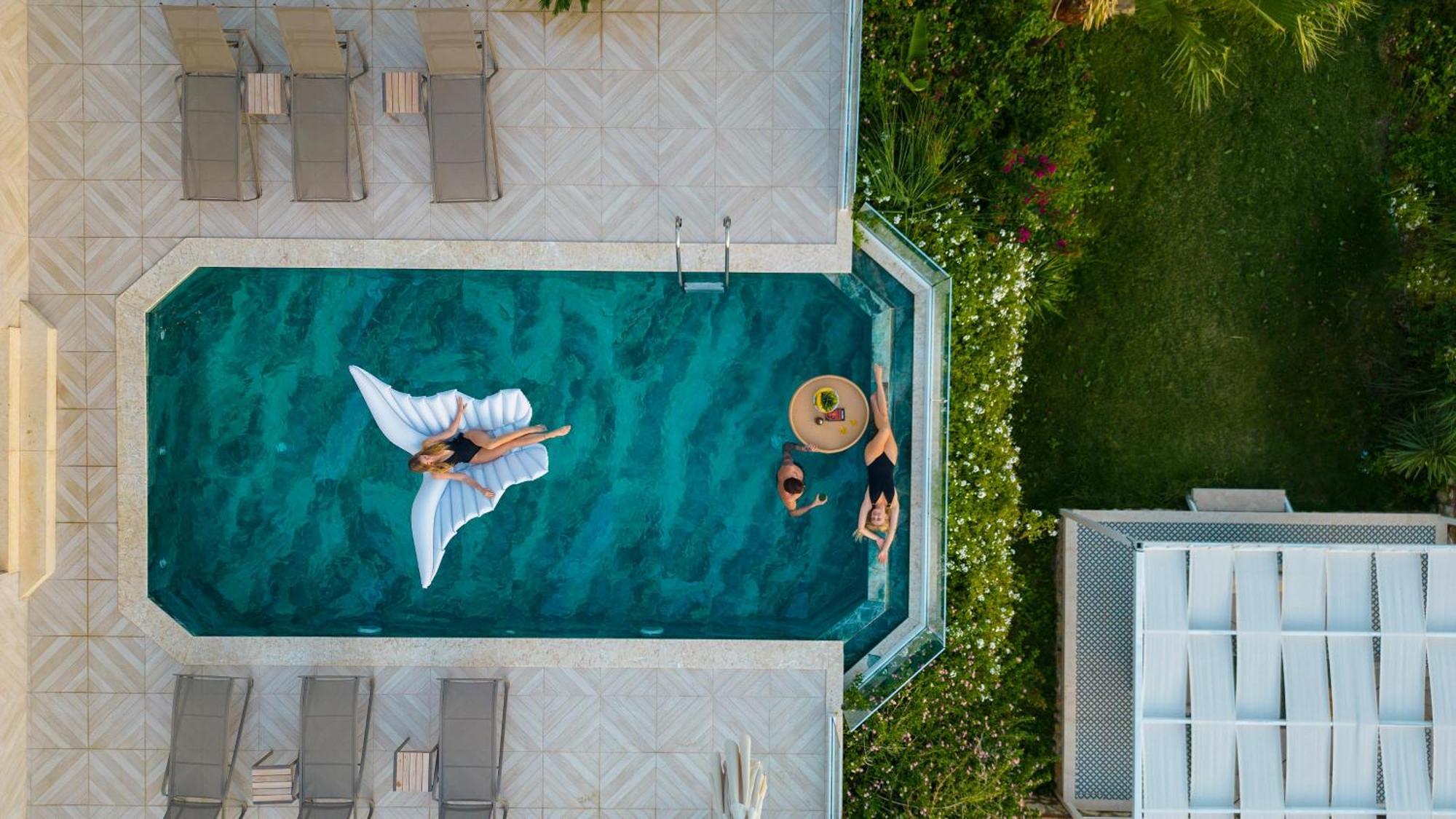 Beachfront White Villa With Private Swimming Pool Kalkan Exteriér fotografie