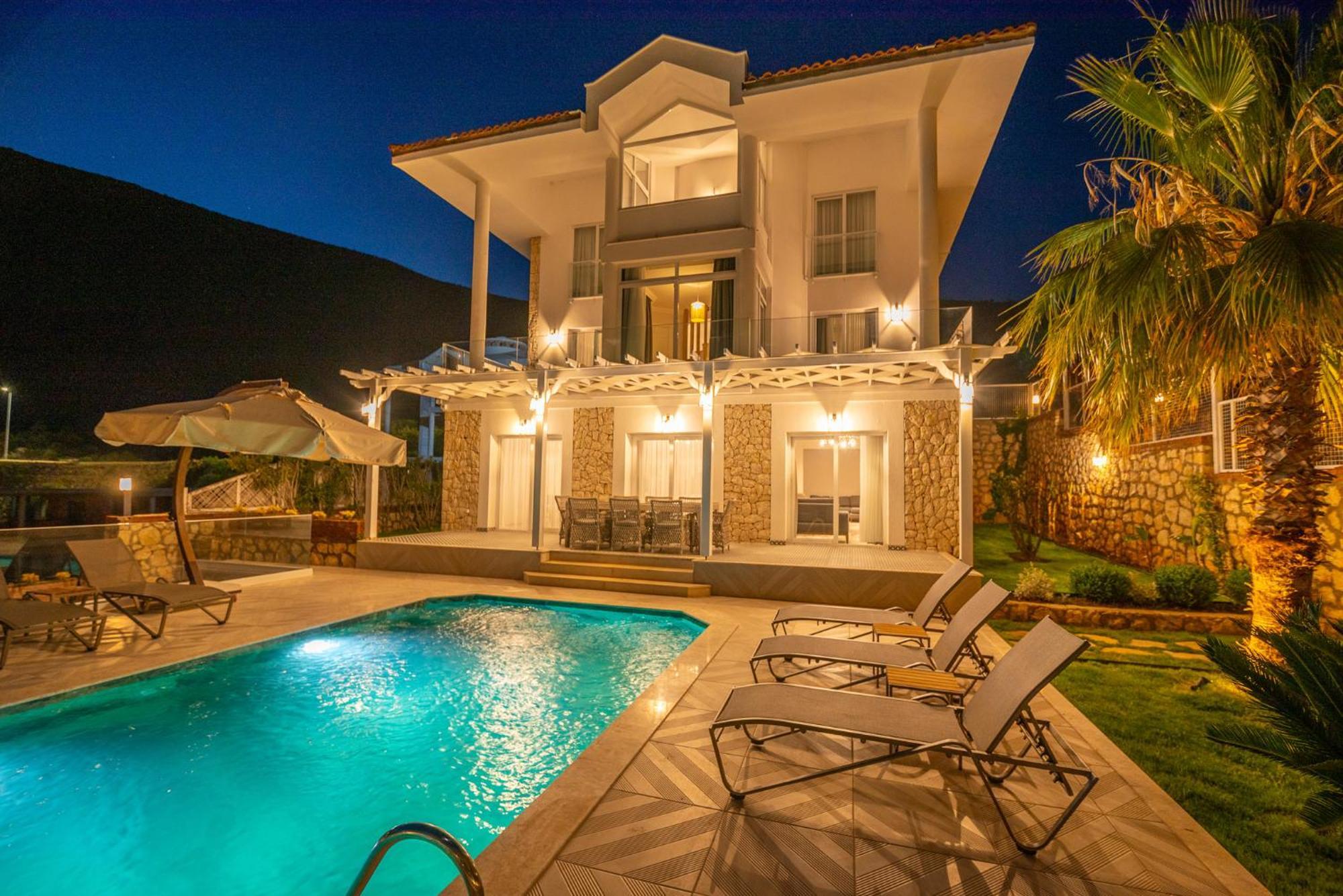 Beachfront White Villa With Private Swimming Pool Kalkan Exteriér fotografie